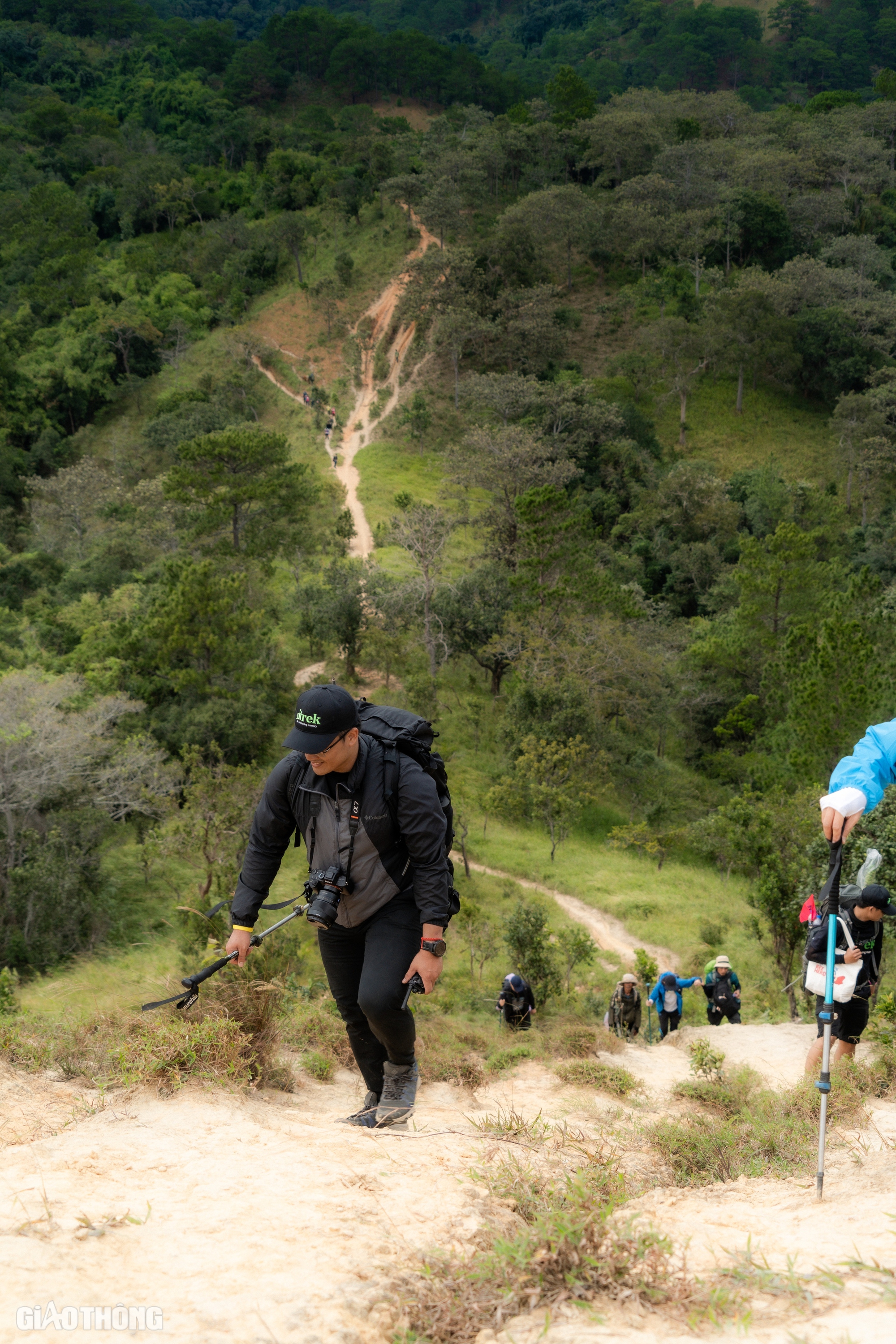 Trải nghiệm hai ngày không điện thoại, chinh phục cung đường trekking đẹp nhất Việt Nam- Ảnh 13.