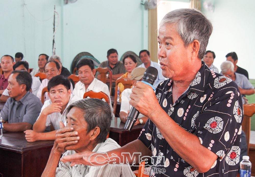 Cử tri Nguyễn Chiến Thắng, ấp Ông Định đề nghị thành lập Đội giám sát cộng đồng, giám sát nhà thầu trong quá trình xây dựng các công trình lộ, cầu, trường học…