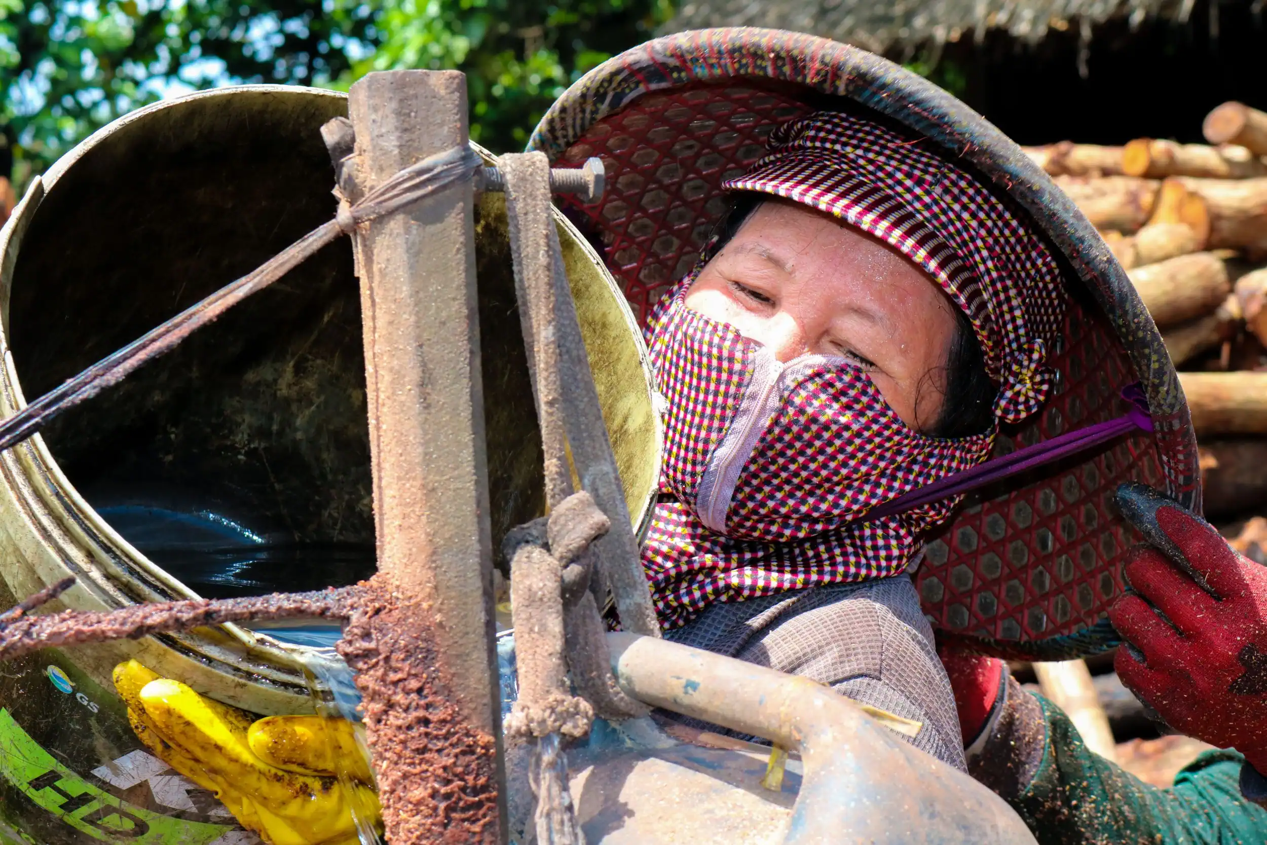 Sống nhờ than