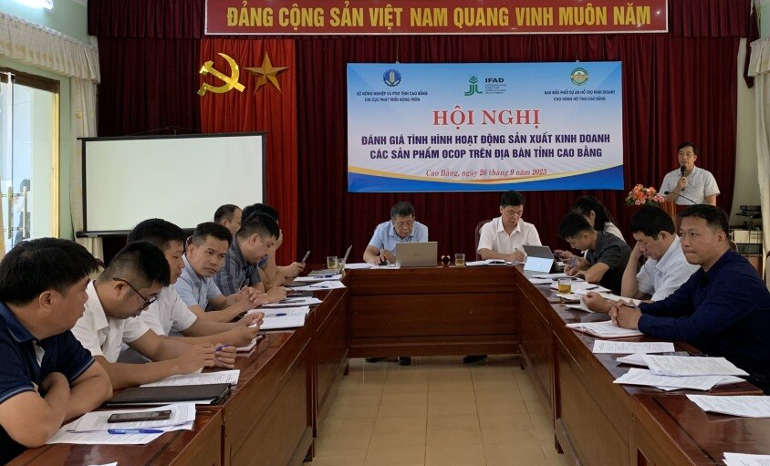 Các đại biểu tham dự Hội nghị đánh giá tình hình sản xuất kinh doanh các sản phẩm OCOP trên địa bàn tỉnh.