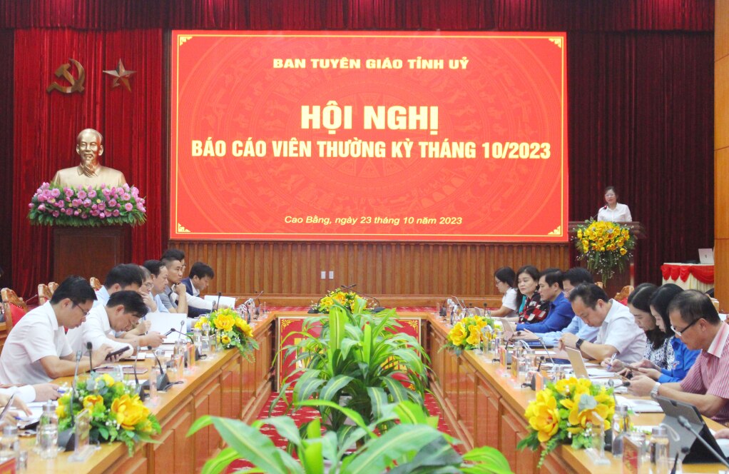 Hội nghị Báo cáo viên tháng 10/2023.