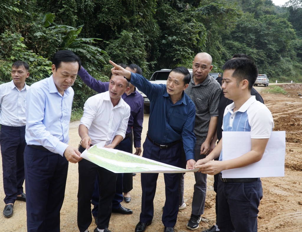 Phó Bí thư Thường trực Tỉnh ủy Triệu Đình Lê kiểm tra, đôn đốc công tác chuẩn bị mặt bằng khu vực tổ chức Lễ khởi công dự án đầu tư xây dựng tuyến cao tốc Đồng Đăng (tỉnh Lạng Sơn) – Trà Lĩnh (tỉnh Cao Bằng).