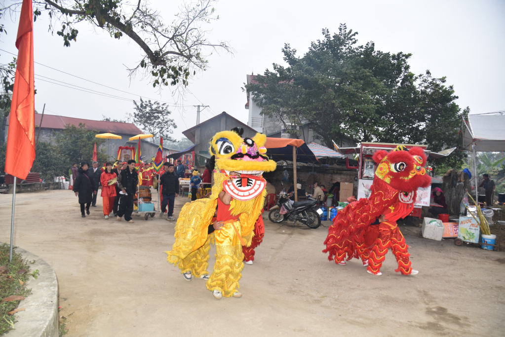 Nô nức trẩy hội đền vua Lê - Cao Bằng