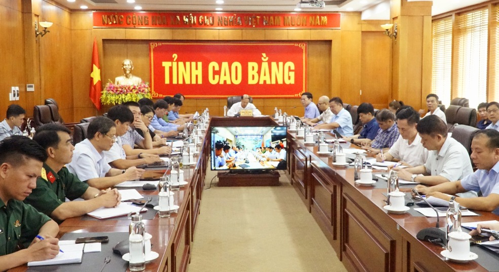 Các đại biểu dự cuộc họp tại điểm cầu Cao Bằng.