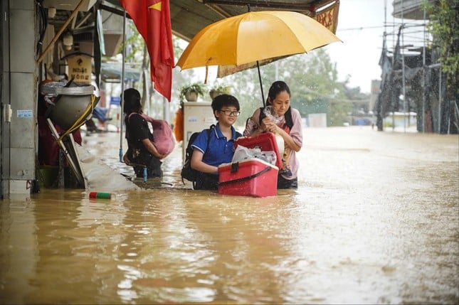 Mưa lũ còn tiếp diễn trong 1-2 ngày tới ảnh 1