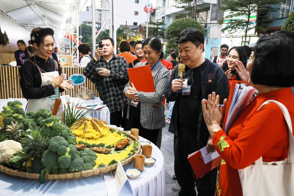 Hội thi Sáng tạo ẩm thực du lịch “Món ngon miền non nước” góp phần quảng bá hình ảnh, văn hóa ẩm thực, con người Cao Bằng đến đông đảo du khách.                                   Ảnh: Thế Vĩnh