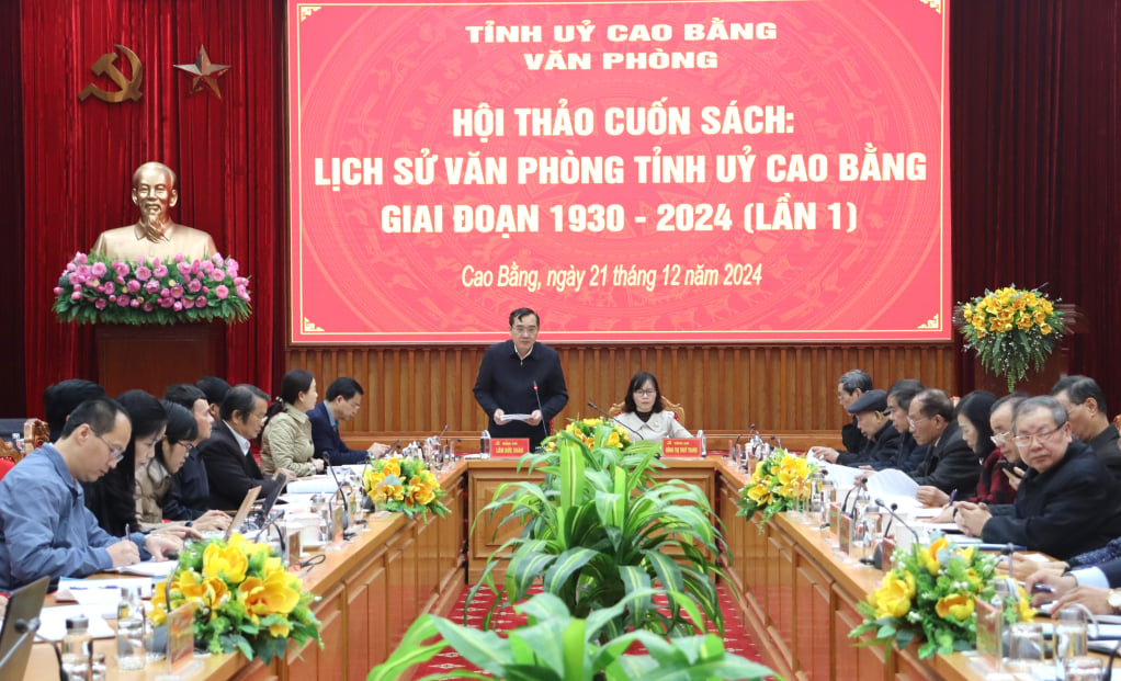 Các đại biểu dự Hội thảo.