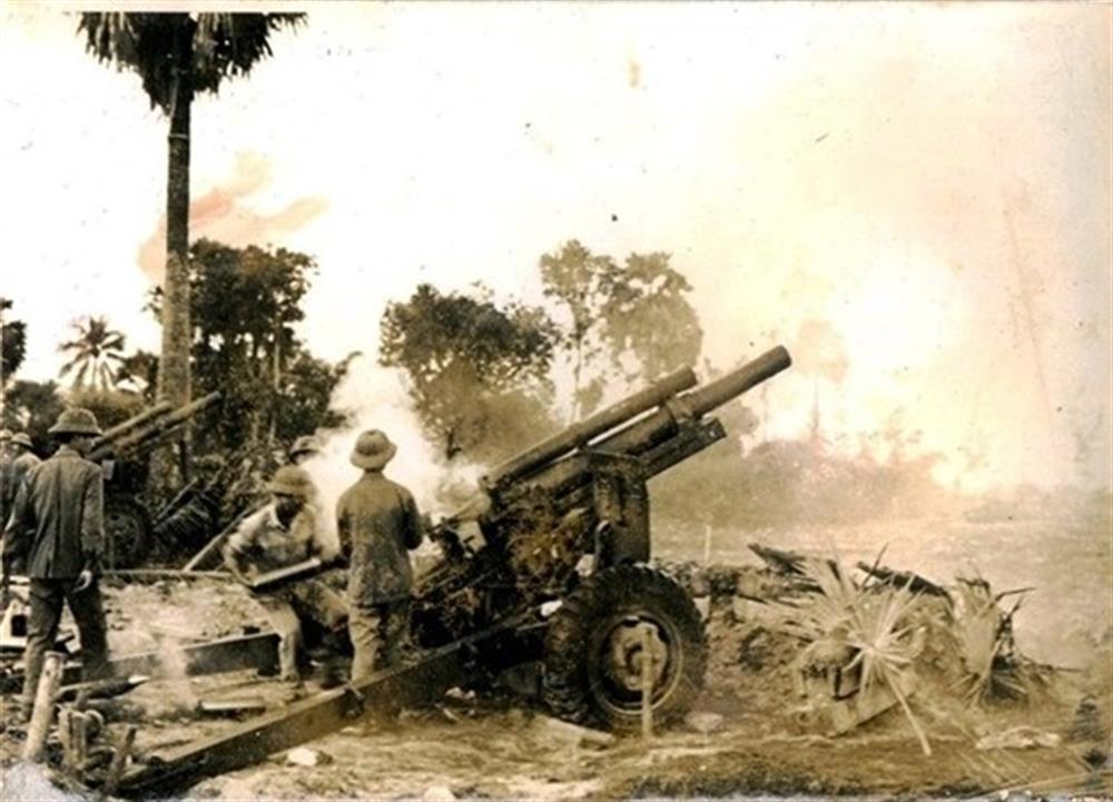 Pháo binh của Quân đội ta trong cuộc chiến đấu bảo vệ biên giới Tây Nam tháng 9/1977. Ảnh tư liệu