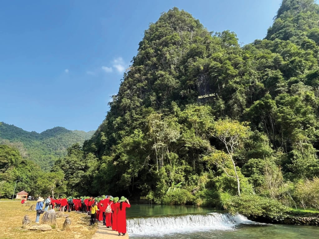 Khu di tích Quốc gia đặc biệt Pác Bó, xã Trường Hà (Hà Quảng) thu hút nhiều du khách đến tham quan.