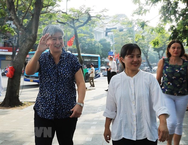 Bo truong Ngoai giao Australia Penny Wong cam nhan sac Thu Ha Noi hinh anh 1