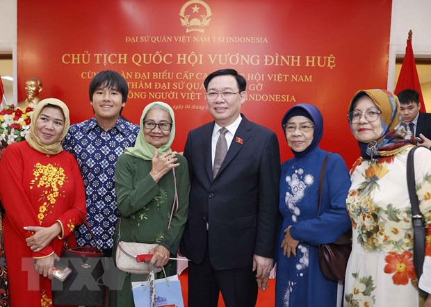 Chu tich Quoc hoi: Cong dong la cau noi cho quan he Viet Nam-Indonesia hinh anh 1