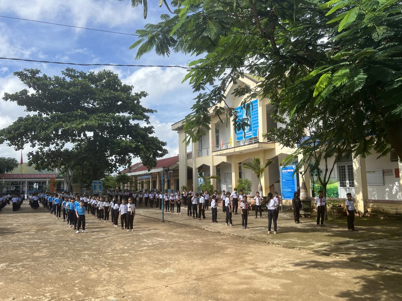 Học sinh Trường Tiểu học Lê Lợi, huyện Buôn Đôn trong một hoạt động ngoài trời - Ảnh: Thành Tâm. ảnh 1