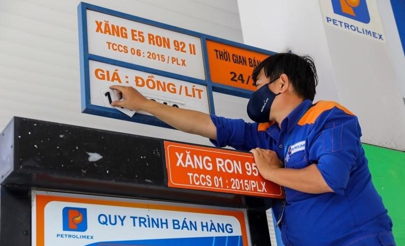 Giá xăng trong nước ngày mai 10-11 có tăng tiếp?