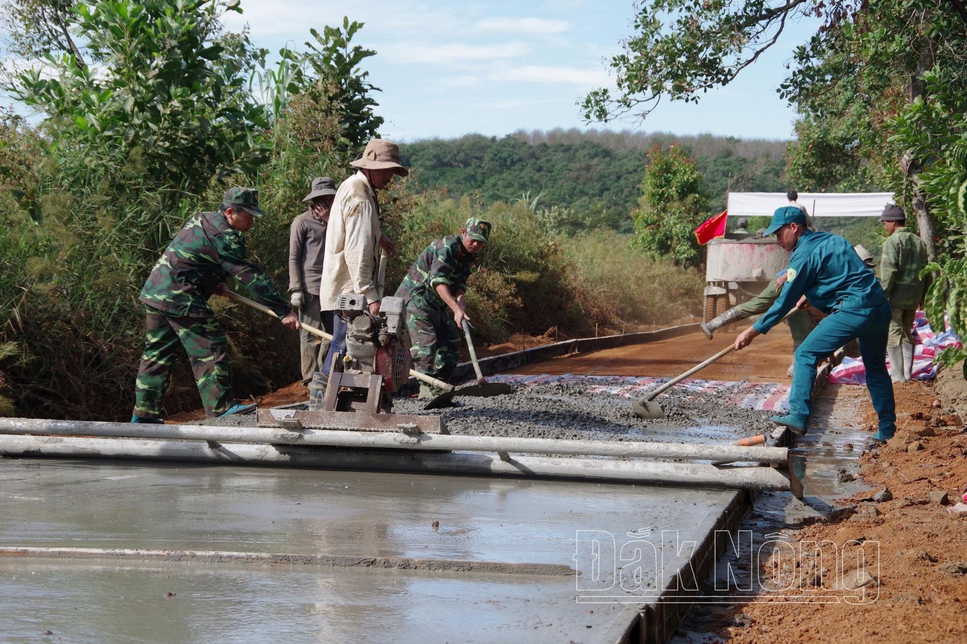 21.-dan-van-kheo-gan-voi-xay-dung-nong-thon-moi-o-xa-dak-ru-dak-r-lap-nam-2019(1).jpg