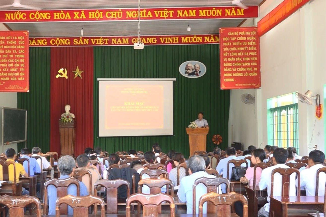 66-hoc-vien-la-can-bo-dang-vien-va-nguoi-co-uy-tin-tham-gia-lop-boi-duong-chuyen-de-dan-toc-va-chinh-sach-dan-toc(1).jpg