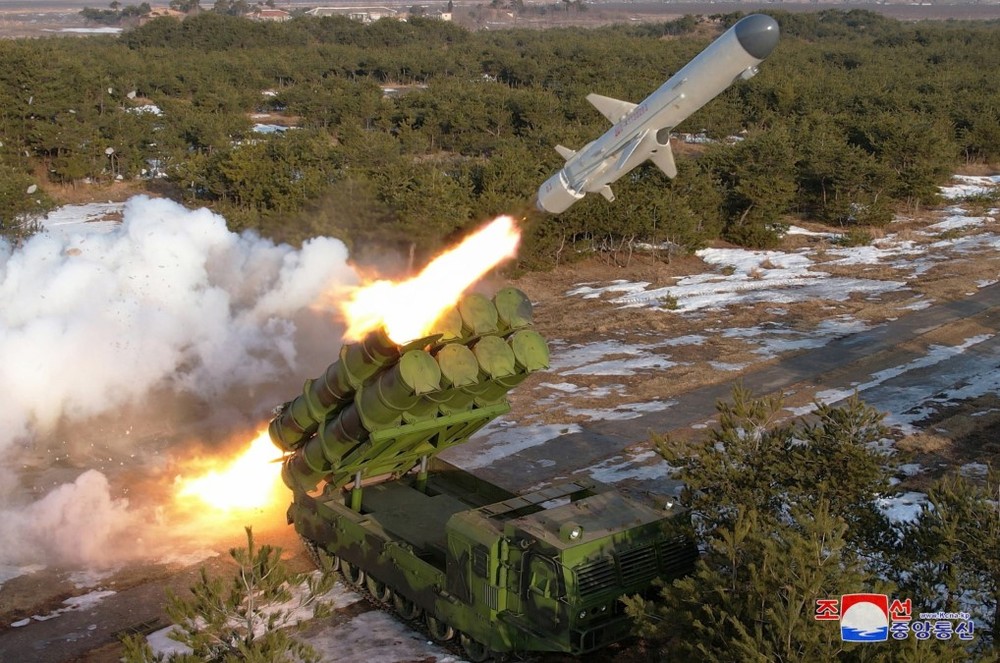 Triều Tiên phóng tên lửa đất đối hải Padasuri-6 ngày 14/2/2024. (Ảnh: KCNA/TTXVN)