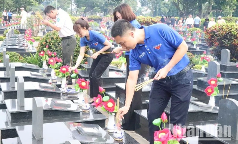 Đắk Lắk phát huy truyền thống anh hùng, chăm lo nâng cao đời sống vật chất, tinh thần cho các gia đình chính sách ảnh 7