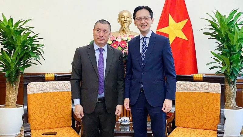 Le vice-ministre des Affaires étrangères Do Hung Viet a reçu l'ambassadeur du Bhoutan en Thaïlande et au Vietnam Kinzang Dorji à l'occasion de sa visite au Vietnam pour lui présenter ses lettres de créance.