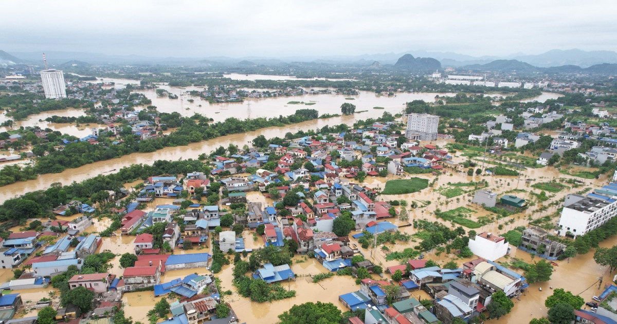 タイグエン市が洪水に浸水、住民緊急避難