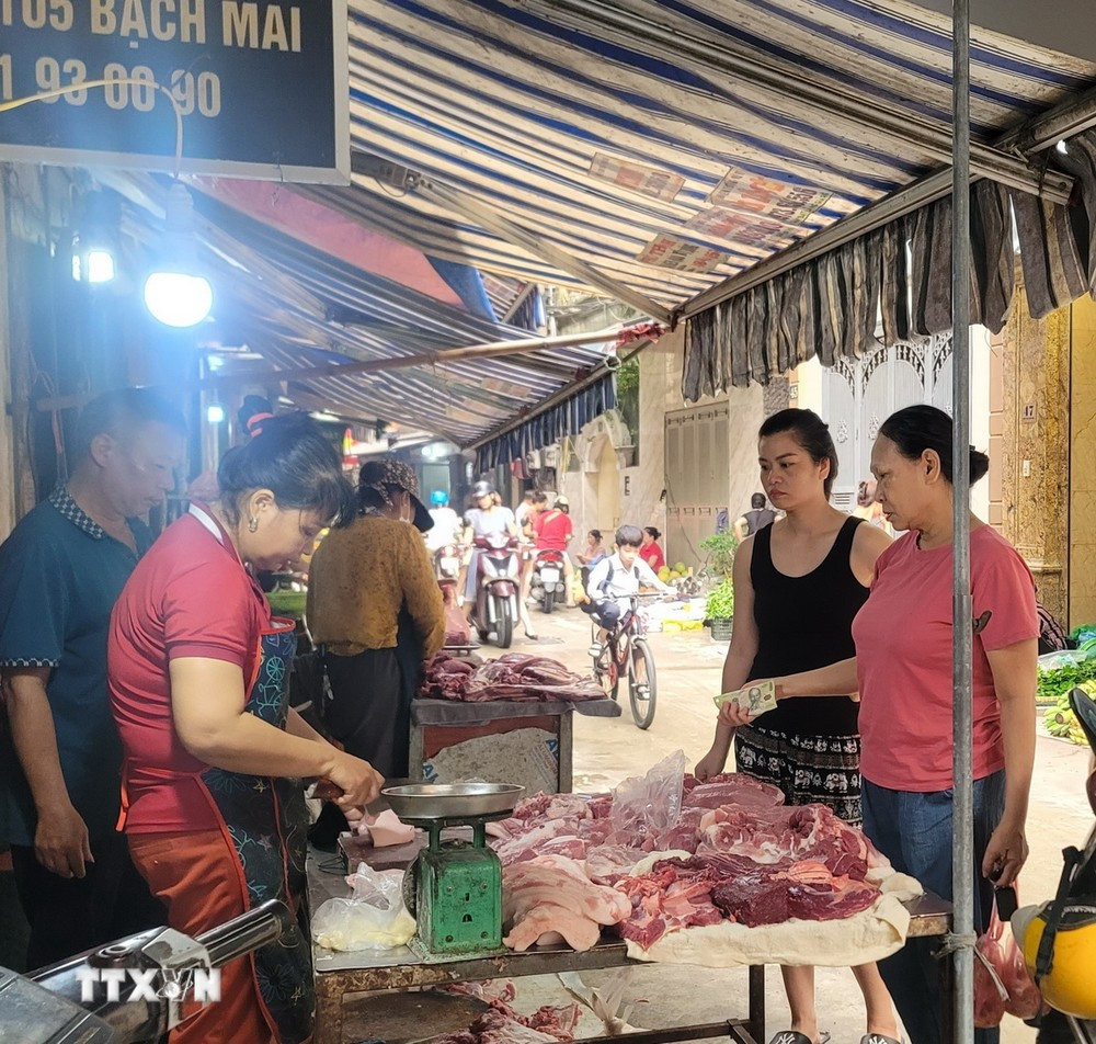 El suministro de alimentos en Hanoi se mantiene estable después de la tormenta. (Foto: Phuong Anh/VNA)