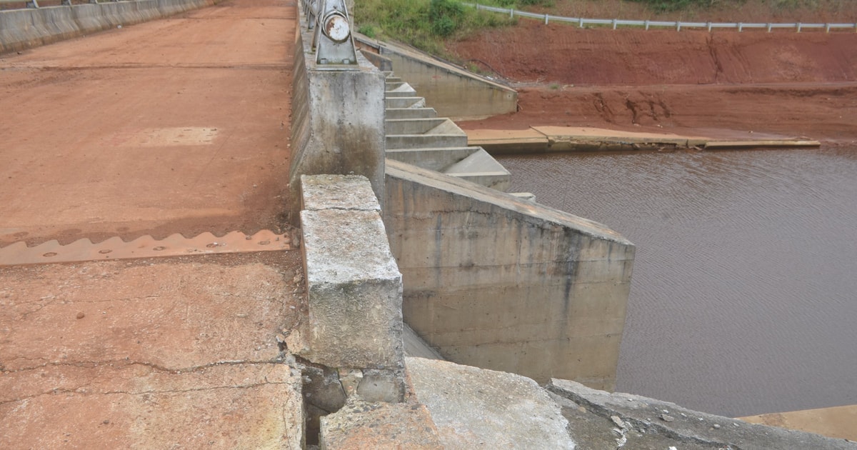 La causa del deslizamiento de tierra en el embalse de Dak N'ting está a punto de ser verificada.