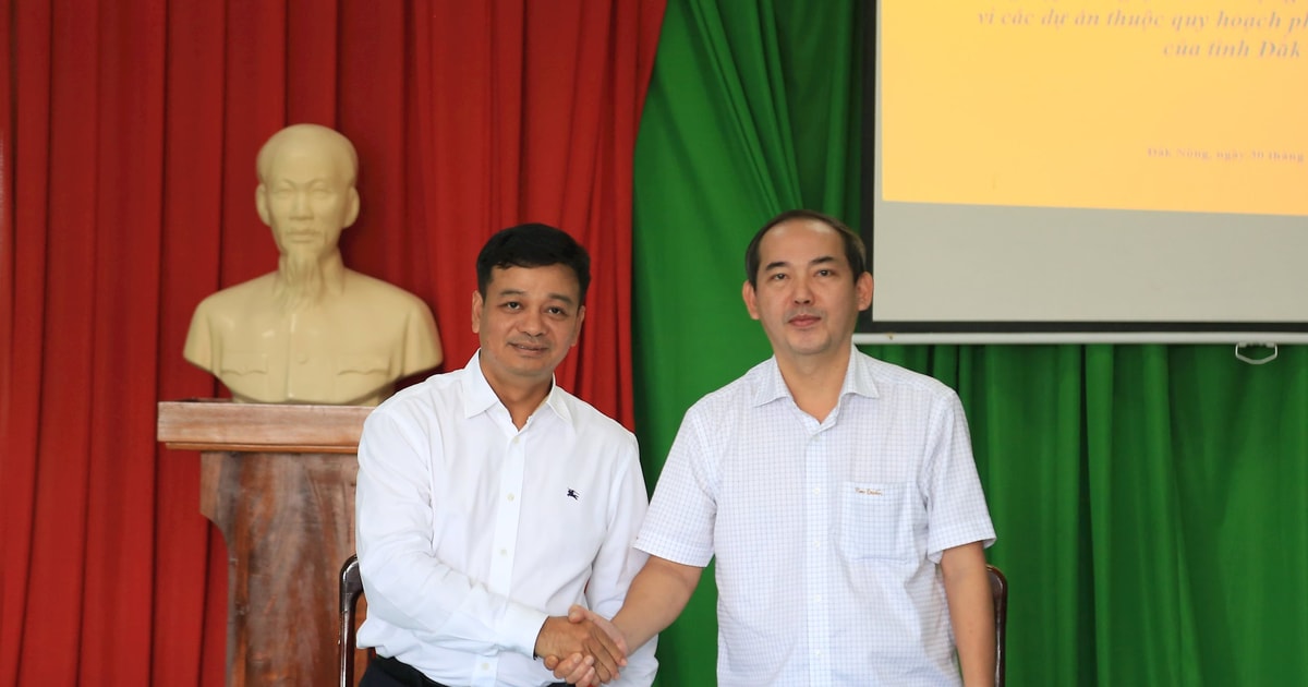 Entrega de datos de bauxita de 47 proyectos superpuestos en Dak Nong