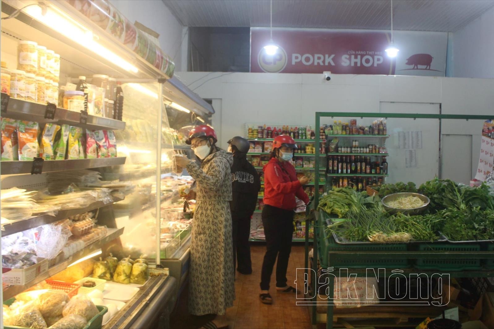 People choose to shop at An Nhien Clean Food Store, Gia Nghia City