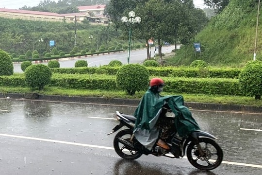 Thời tiết Đắk Nông: Dự báo mưa dông kèm theo sét và gió giật mạnh