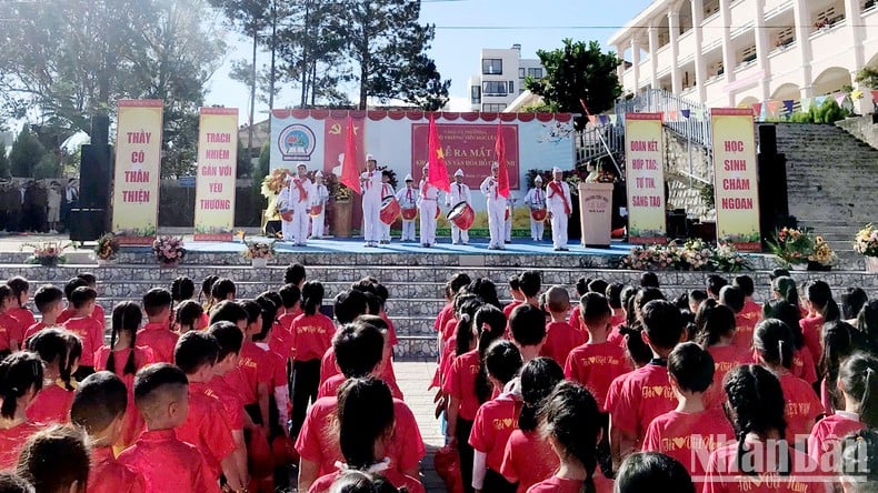 Vertreter von 3 Stufen der Oberschulen in Da Lat eröffneten „Ho Chi Minh Cultural Space“ Foto 1