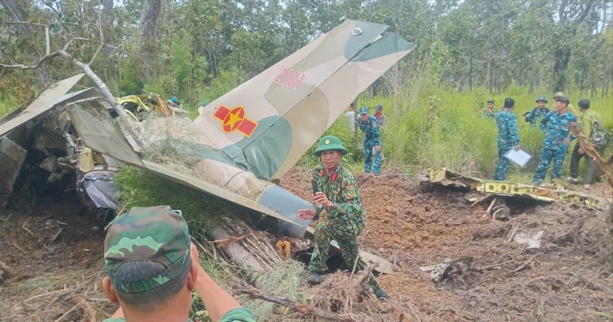 រូបភាពនៃការធ្លាក់យន្តហោះ Yak-130 នៅ Dak Lak