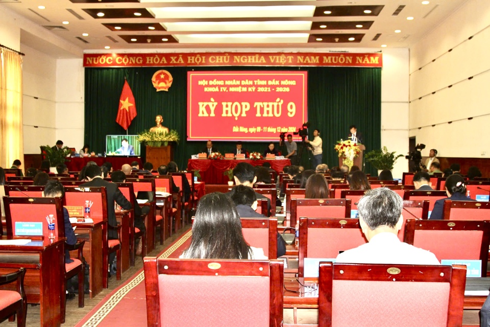 Toàn cảnh kỳ họp.