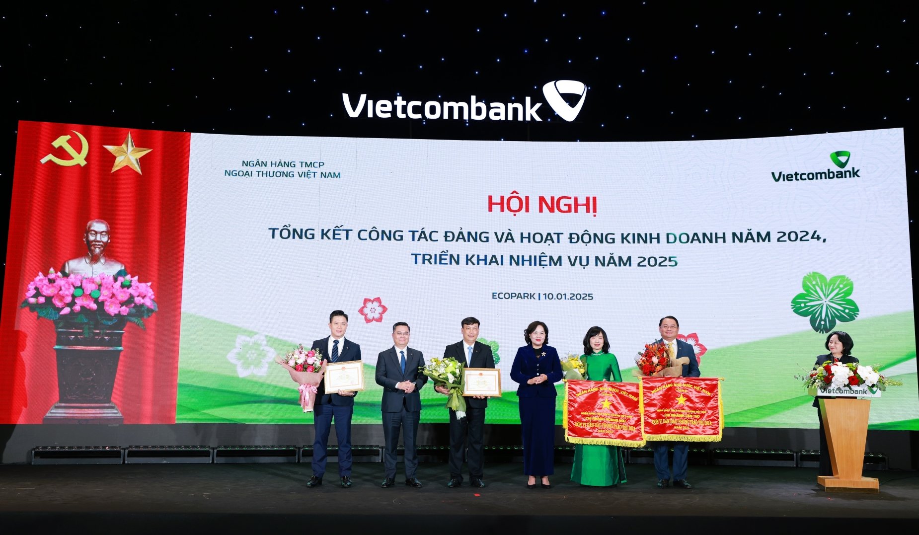 Vietcombank Vững thế dẫn đầu bứt phá với dấu ấn xanh