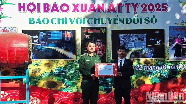 Kon Tum: Khai mạc Hội báo Xuân Ất Tỵ 2025 chủ đề Báo chí với chuyển đổi số ảnh 2