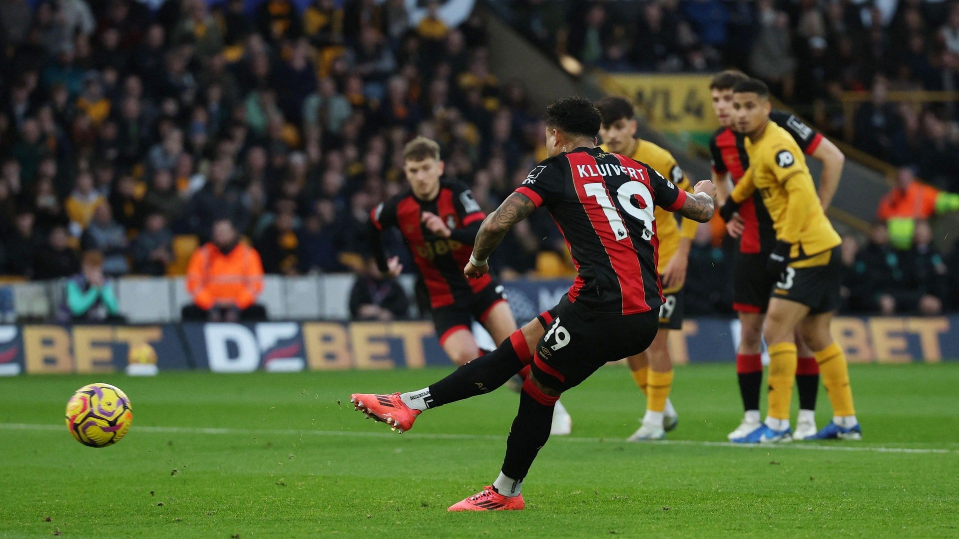 Wolverhampton Wanderers 2-4 AFC Bournemouth: Justin Kluivert's hat-trick of penalties helps Bournemouth beat Wolves - BBC Sport