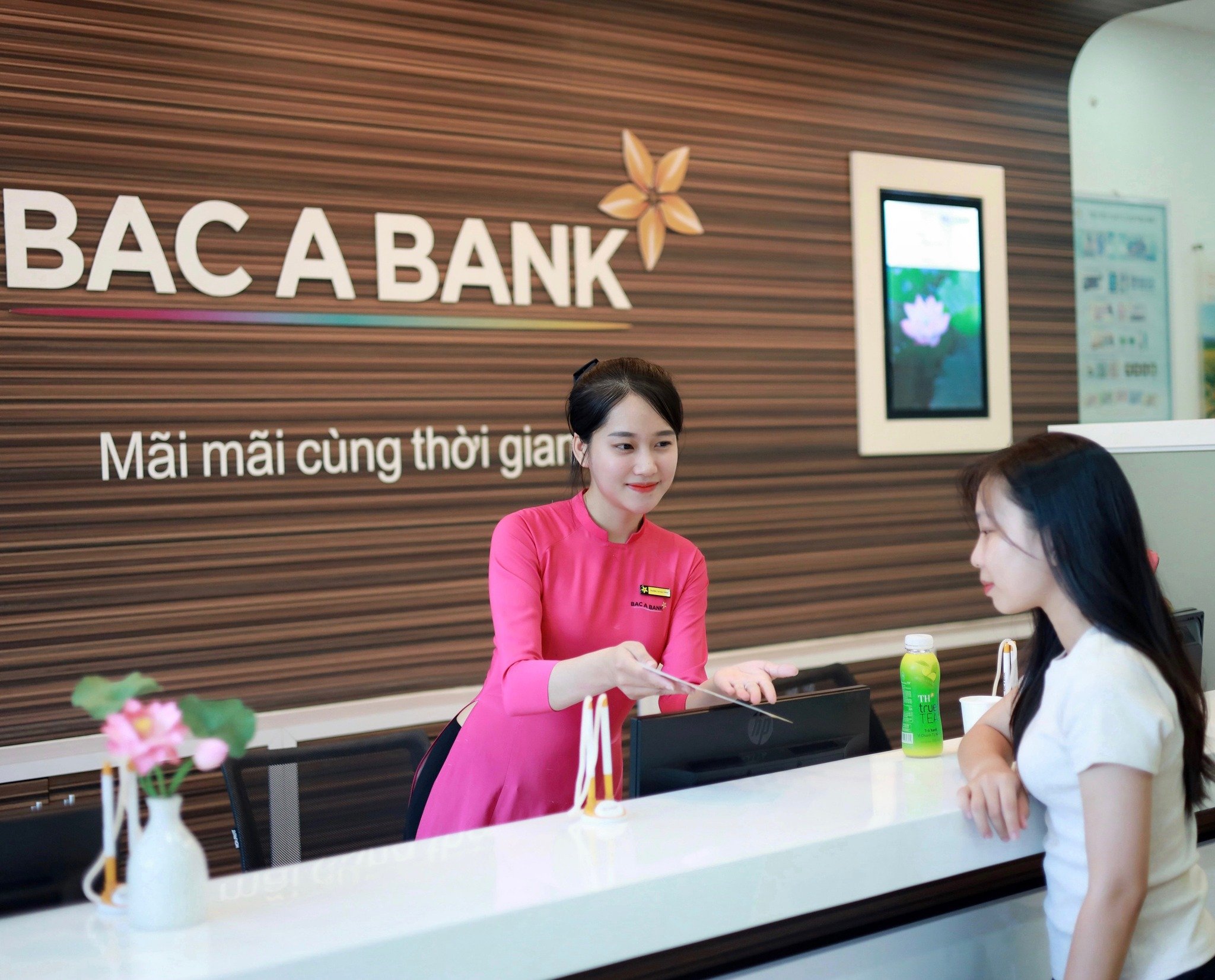 “Cơn lốc” ưu đãi dành cho chủ tài khoản BAC A BANK