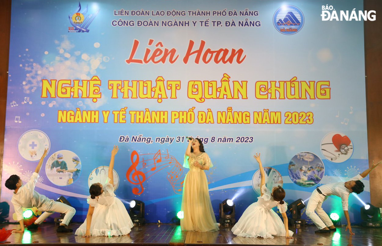 Tiết mục hát múa 