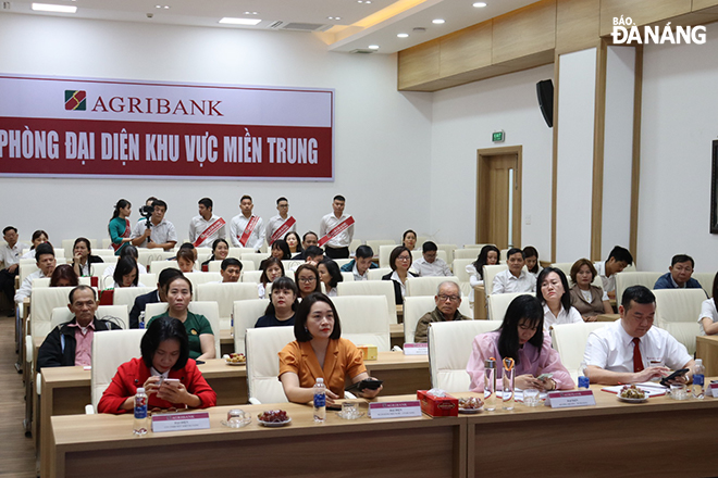 Lễ quay thưởng với sự tham dự đông đảo của khách hàng Agribank chi nhánh Nam Đà Nẵng. Ảnh: TRẦN TRÚC