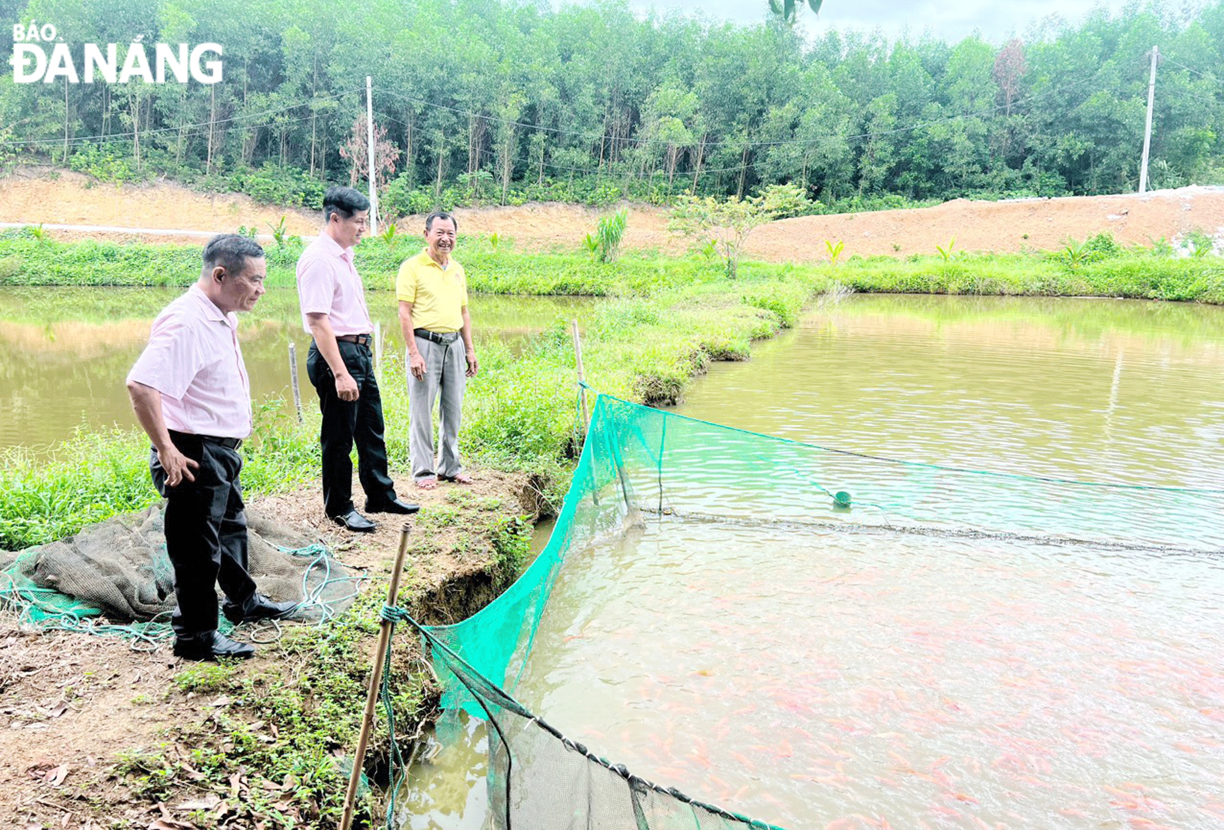 Thời gian qua, nguồn vốn tín dụng chính sách được đầu tư đến 100% phường, xã trên địa bàn thành phố, qua đó, người nghèo và các đối tượng chính sách khác có nhu cầu và đủ điều kiện đều được tiếp cận vốn. Ảnh: M.Q	