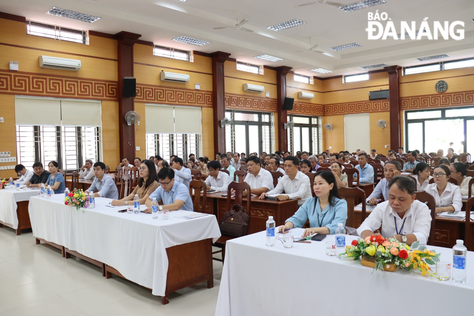 Hội nghị với sự tham gia của 83 điều tra viên của 5 xã trên địa bàn huyện Hòa Vang. Ảnh: TRẦN TRÚC