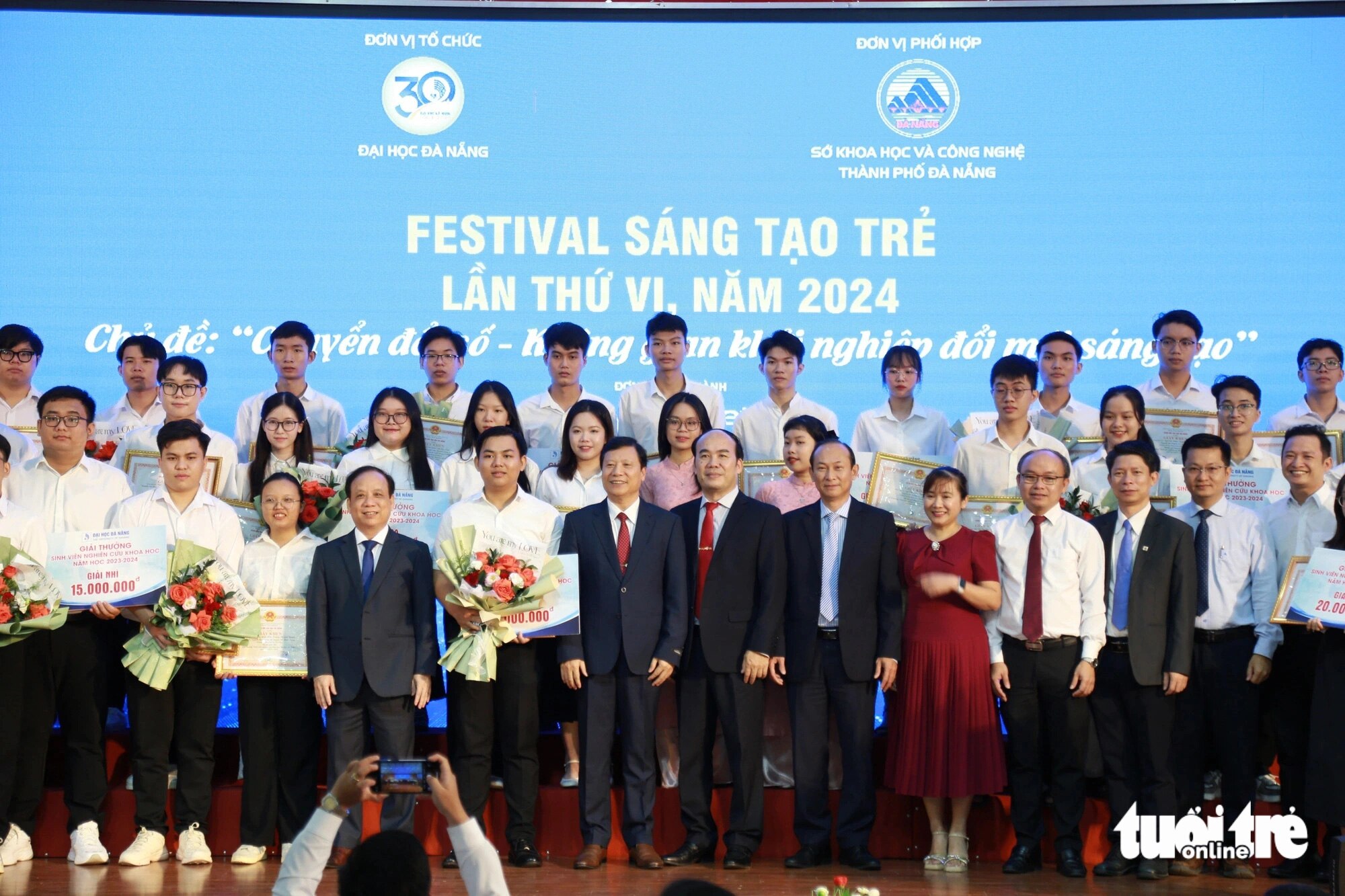 Thích thú với mực hữu cơ, bộ lọc nước… tại Festival Sáng tạo trẻ Đà Nẵng  - Ảnh 4.