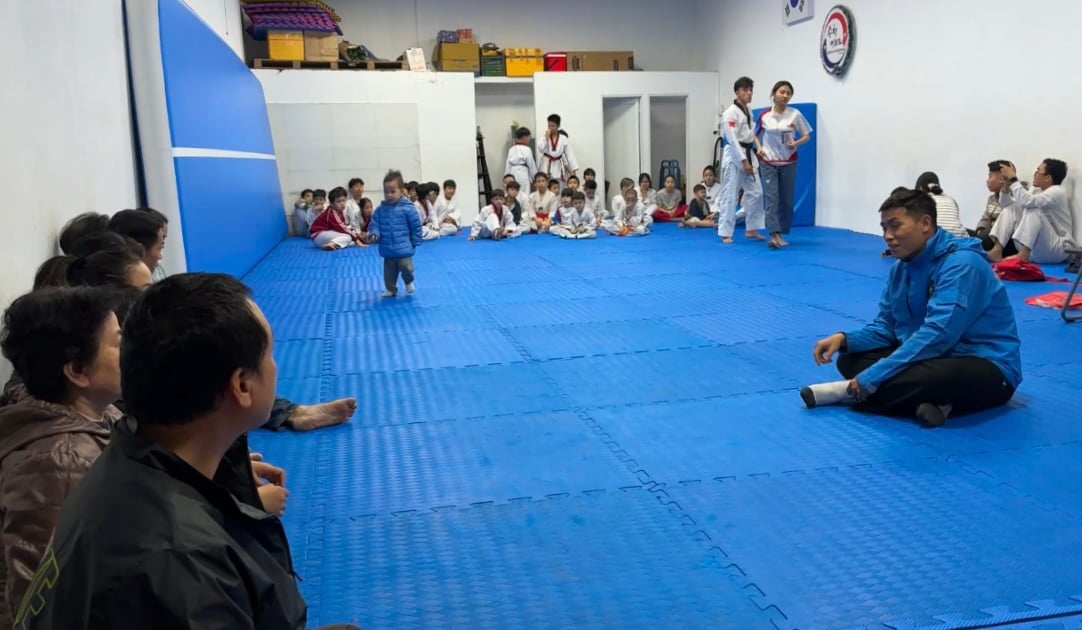 HLV taekwondo bị tố đánh VĐV: Giải thích về roi tre, gặp các phụ huynh trước khi đóng CLB- Ảnh 3.