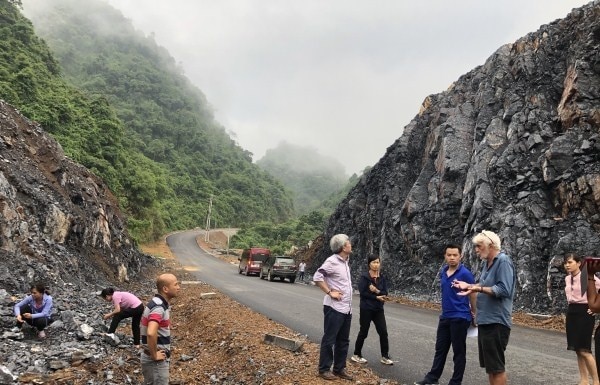 Đến Cao Bằng khám phá những biến động địa chất cách đây hàng trăm triệu năm - Ảnh 2.