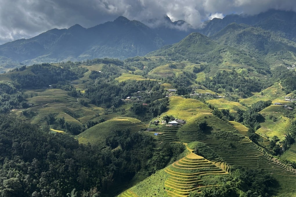 Báo Hồng Kông lý giải vì sao du khách yêu thị trấn mù sương của Việt Nam- Ảnh 1.