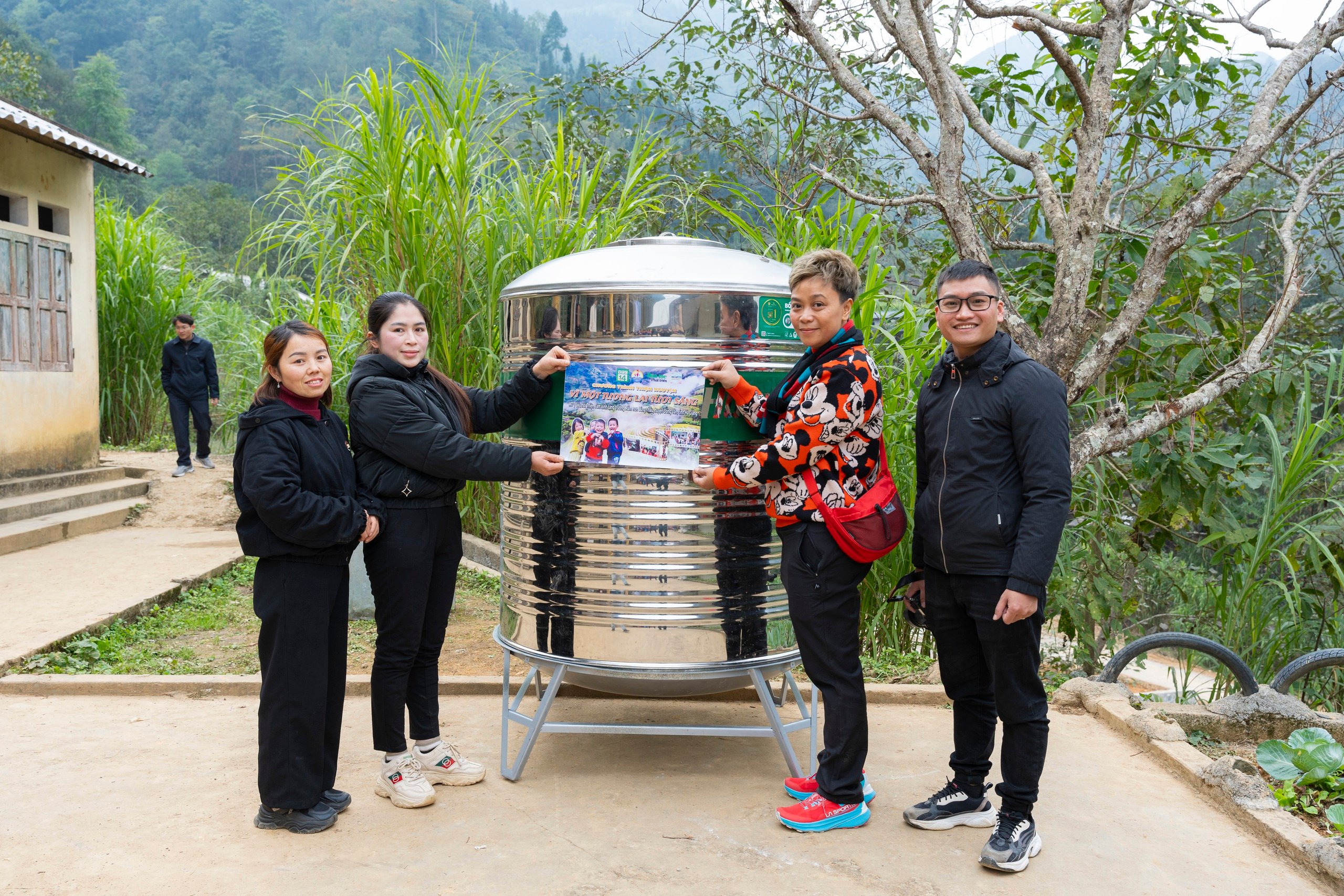 Giáng sinh ấm áp với trẻ em cao nguyên đá Hà Giang- Ảnh 8.