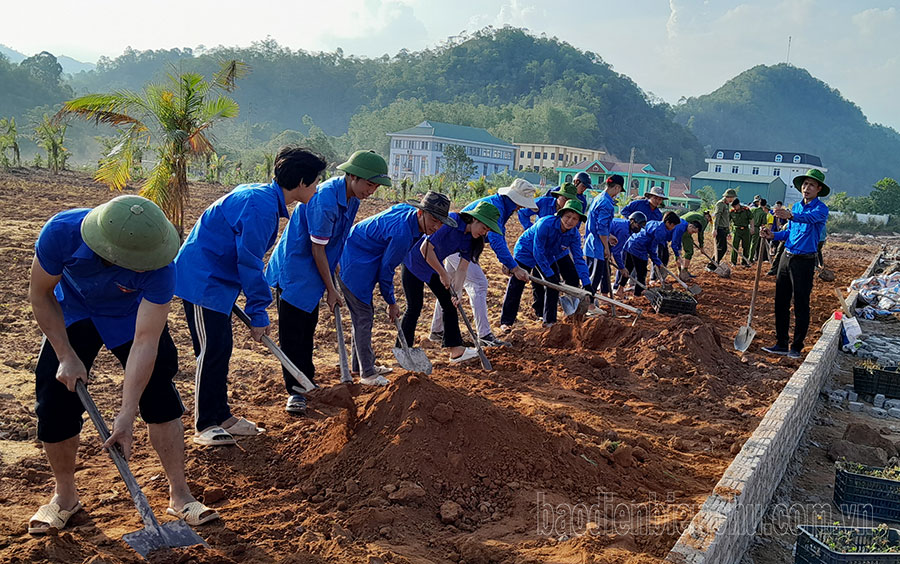 Những bông hoa đẹp trong vườn hoa dâng Bác