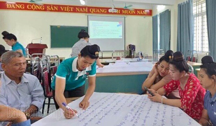 Giải pháp phát triển cán bộ nữ