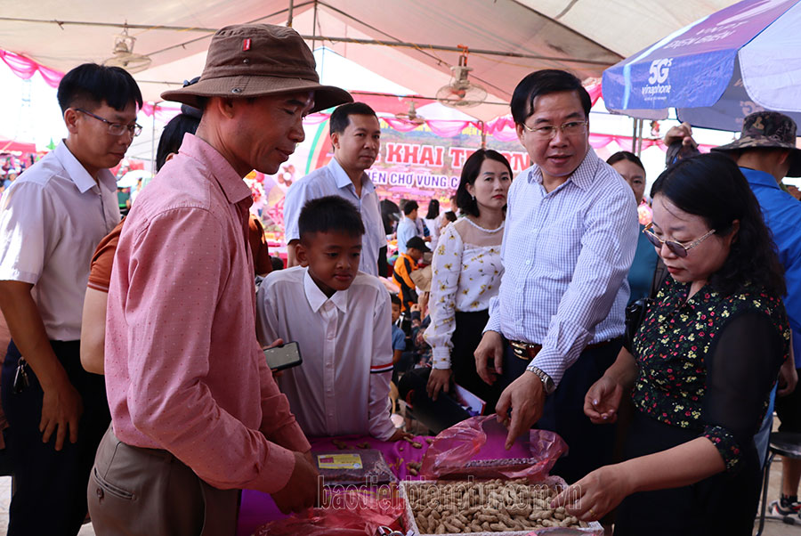 Khai trương chợ Keo Lôm