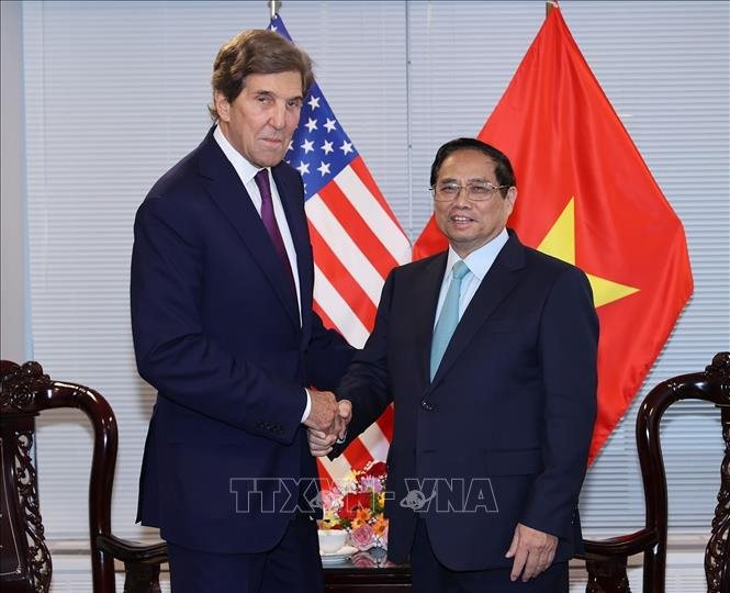 Thủ tướng Phạm Minh Chính tiếp Đặc phái viên của Tổng thống Hoa Kỳ về khí hậu John Kerry