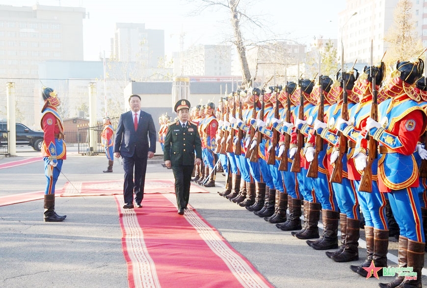 Developing Vietnam-Mongolia defense cooperation increasingly effective and substantive