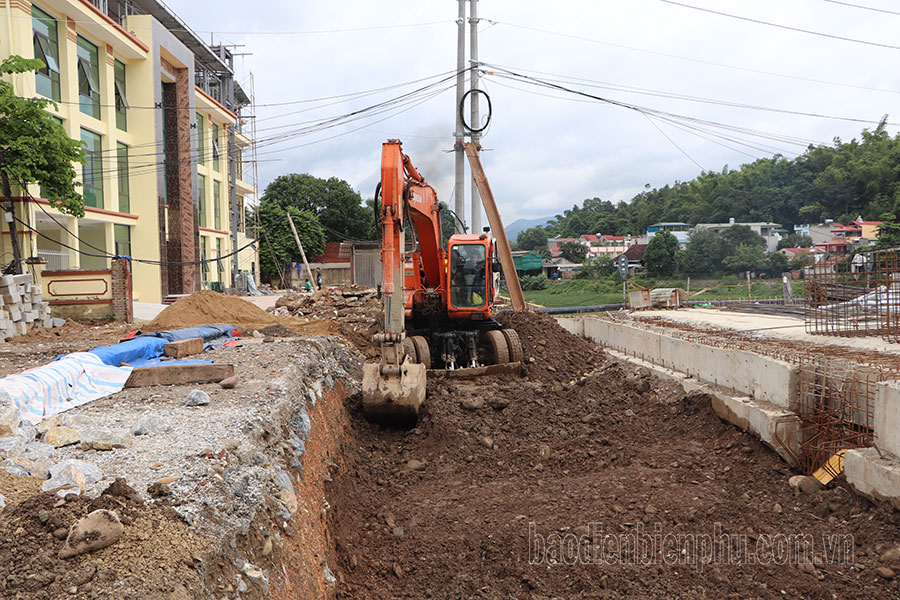 Vướng mặt bằng, nhiều dự án trọng điểm chậm tiến độ